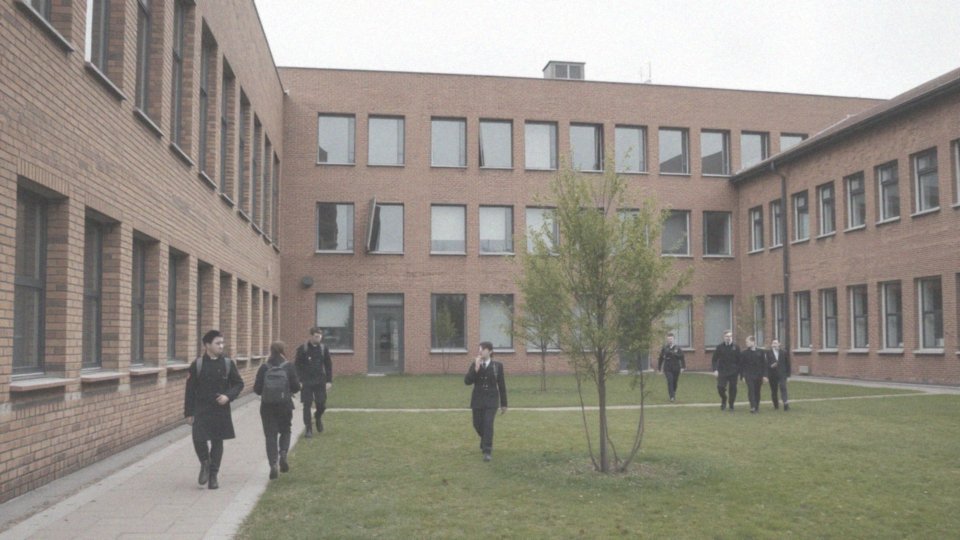 Jakie są etapy studiów wojskowych?